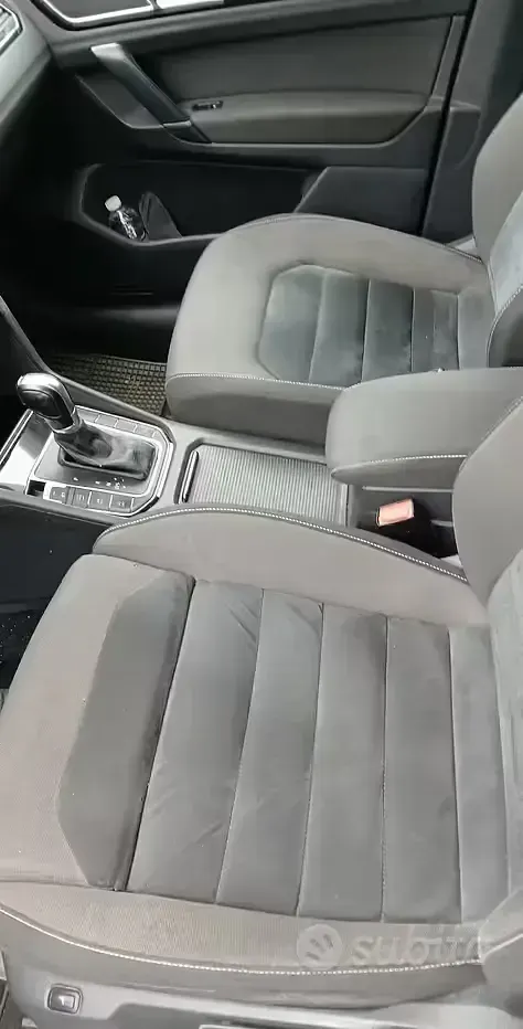 Usata VW Golf Sportsvan 110 CV (80 kW) 2015 Grigio Monovolume