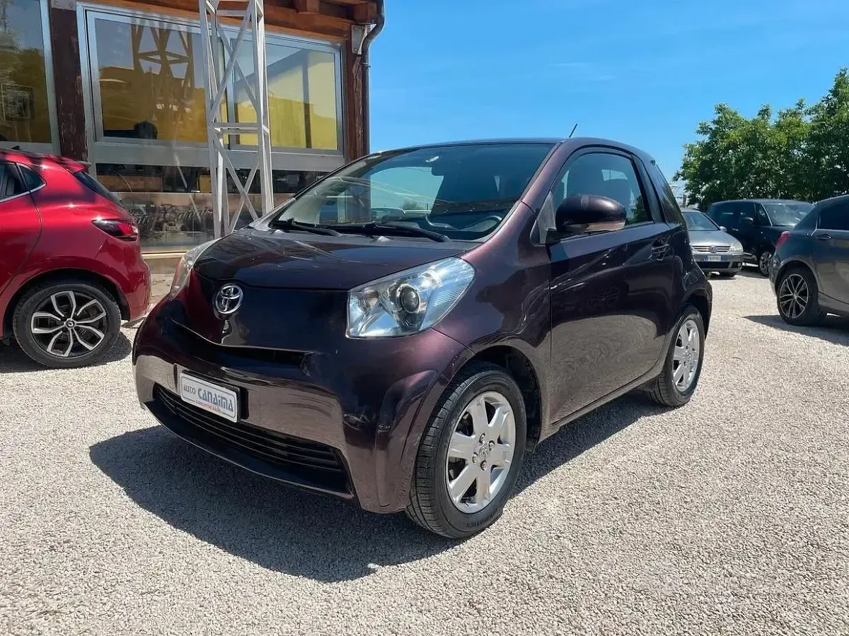 Usata Toyota iQ 68 CV (50 kW) 2011 Viola Utilitaria