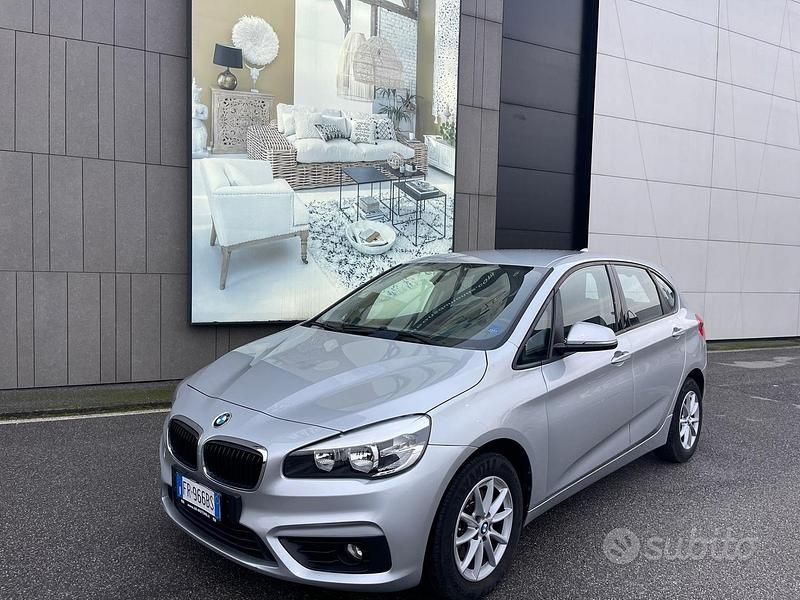 Usata BMW 218 Luxury Line 149 CV (109 kW) 2015 Grigio Station wagon