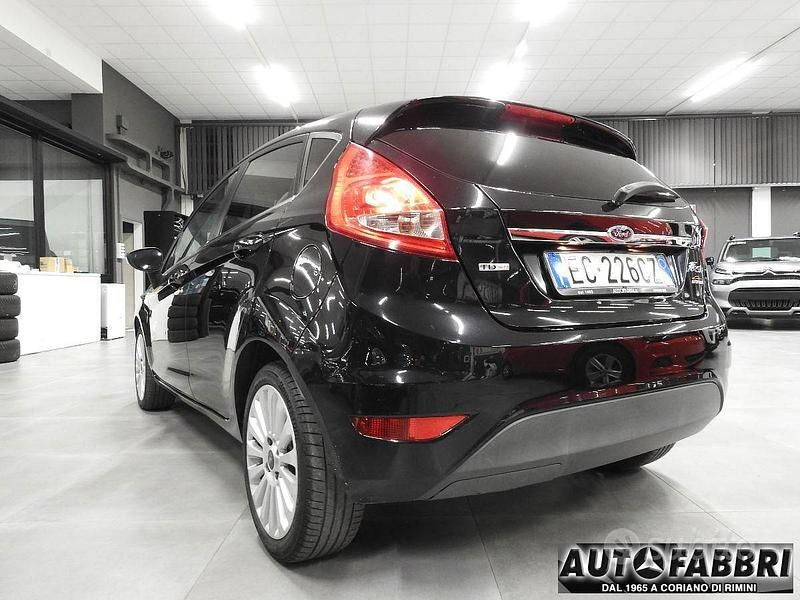 Usata Ford Fiesta Titanium 68 CV (50 kW) 2010 Nero Utilitaria