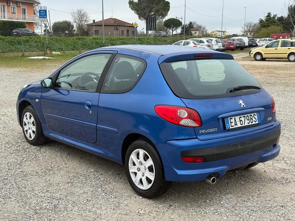 Usata Peugeot 206 60 CV (44 kW) 2010 Blu Berlina