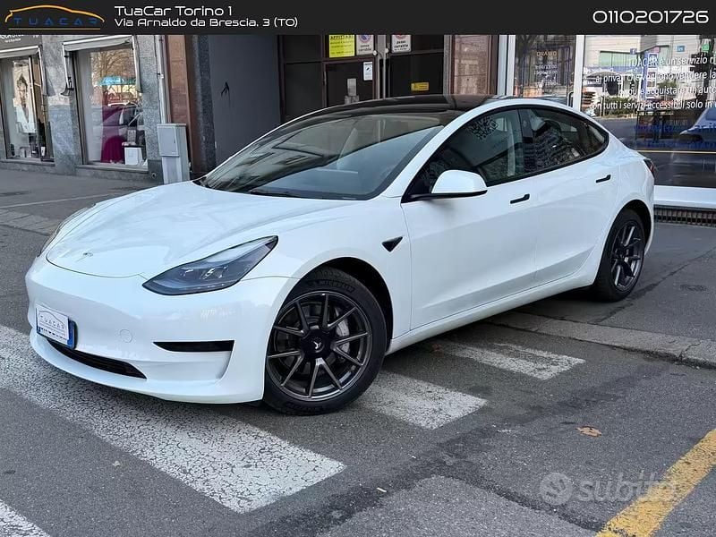 Usata Tesla Model 3 Standard Range Plus 235 kW (320 CV) 2023 Bianco Berlina
