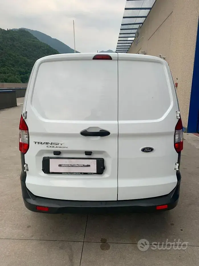 Begagnad Ford Transit 75 HK (55 kW) 2018 Vit Sedan