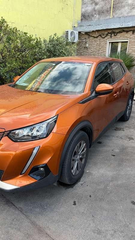 Arancione Usata 2020 Peugeot e-2008 Business-Line SUV | 16.900 € (Molto cara) - Immagine 1/4