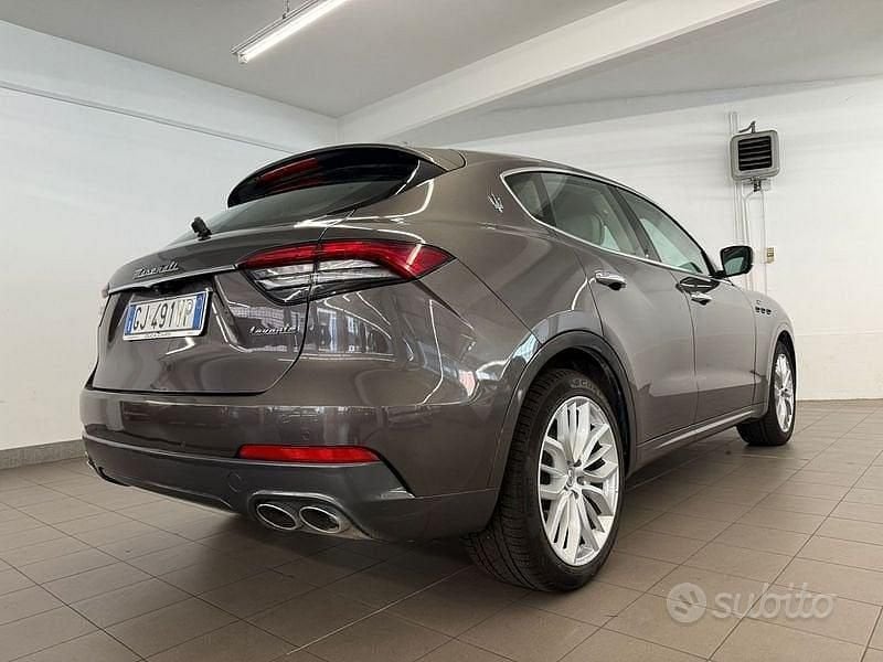 Usata Maserati Levante GT 330 CV (242 kW) 2022 Grigio SUV