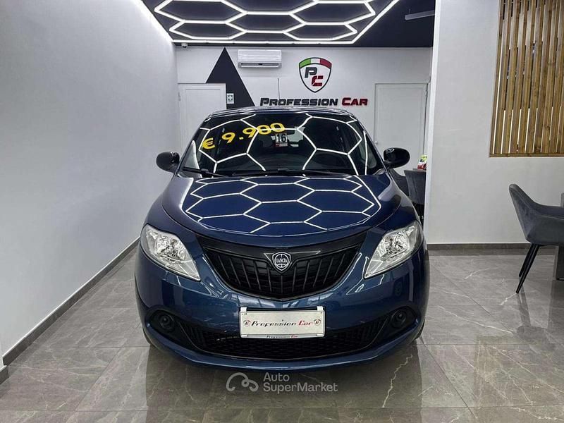 Usata Lancia Ypsilon Gold 69 CV (50 kW) 2023 Blu Utilitaria