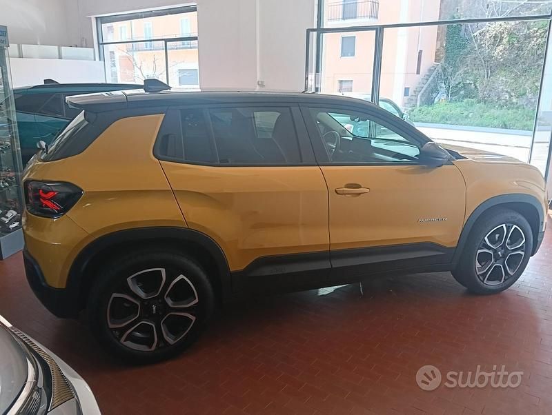 Usata Jeep Avenger Summit 100 CV (73 kW) 2024 Giallo SUV