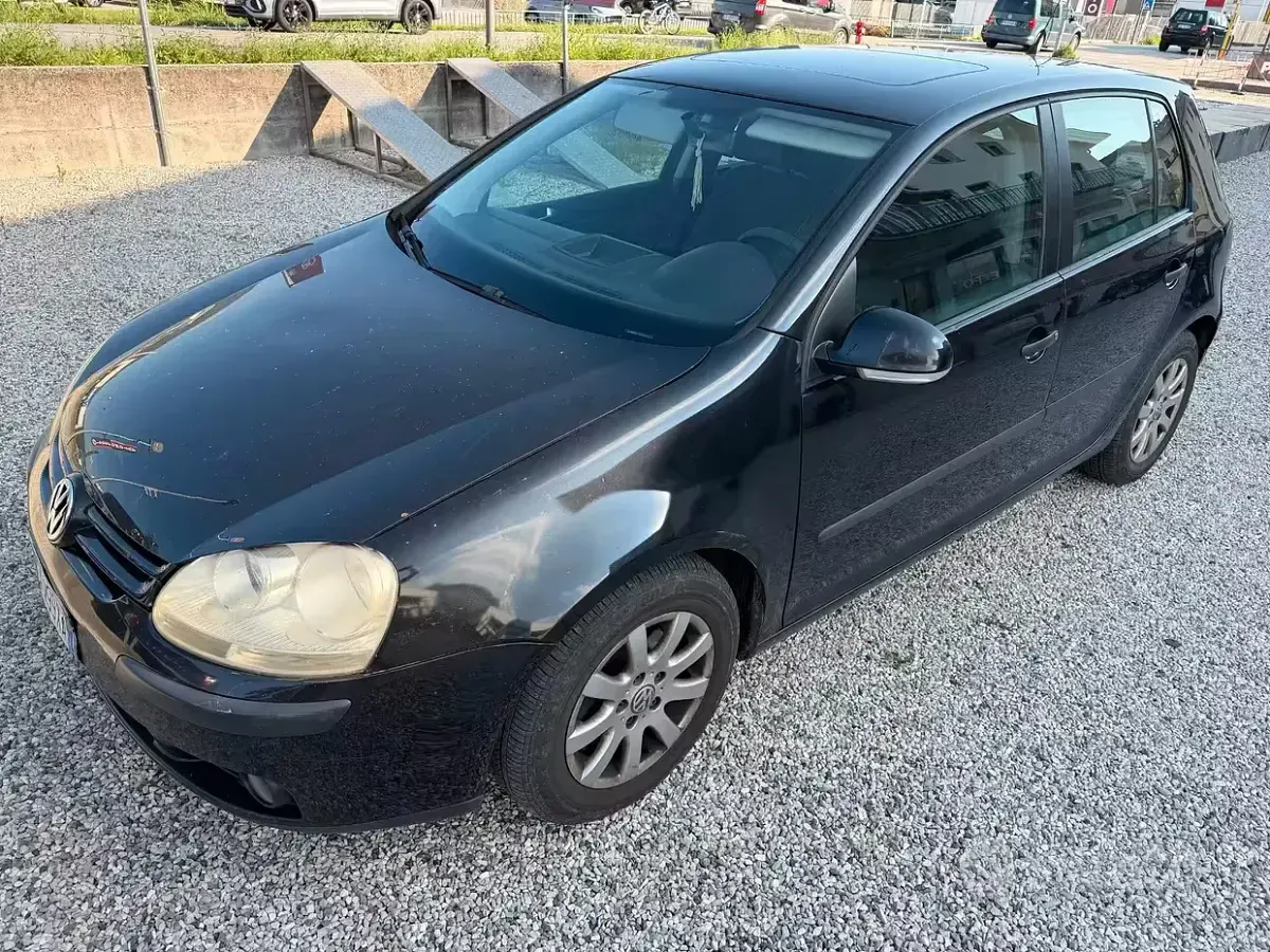Usata VW Golf IV Comfortline 105 CV (77 kW) 2005 Nero Berlina