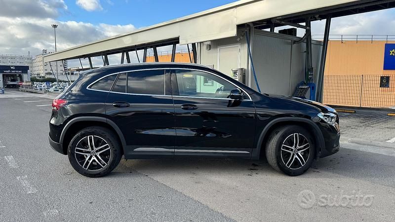 Usata Mercedes GLA200 150 CV (110 kW) 2021 Nero SUV