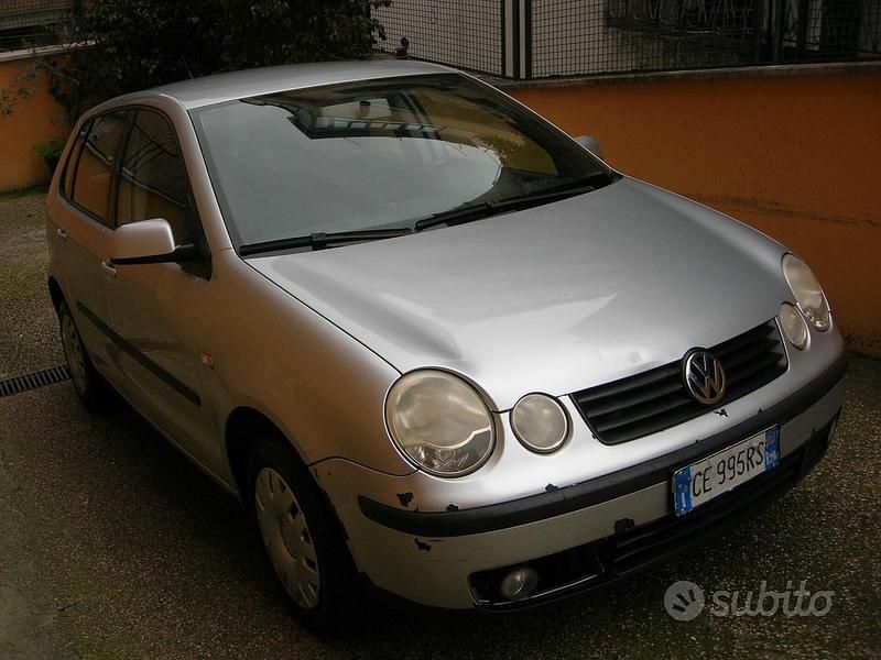 Usata VW Polo Comfortline 75 CV (55 kW) 2002 Grigio Berlina
