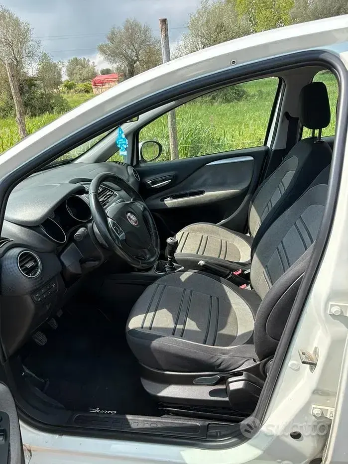 Usata Fiat Punto Evo 75 CV (55 kW) 2011 Bianco Utilitaria