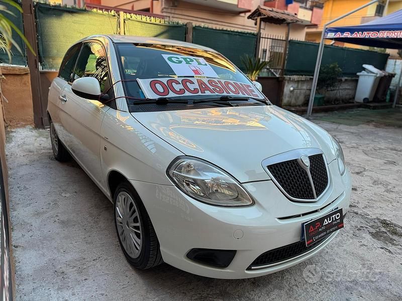 Bianco Usata 2009 Lancia Ypsilon Due volumi | 3499 € (Buon prezzo) - Immagine 1/4