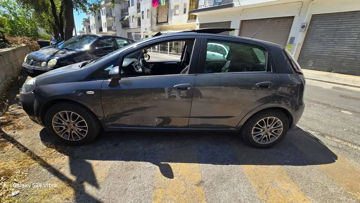 Usata Fiat Punto Lounge 77 CV (56 kW) 2012 Grigio Utilitaria