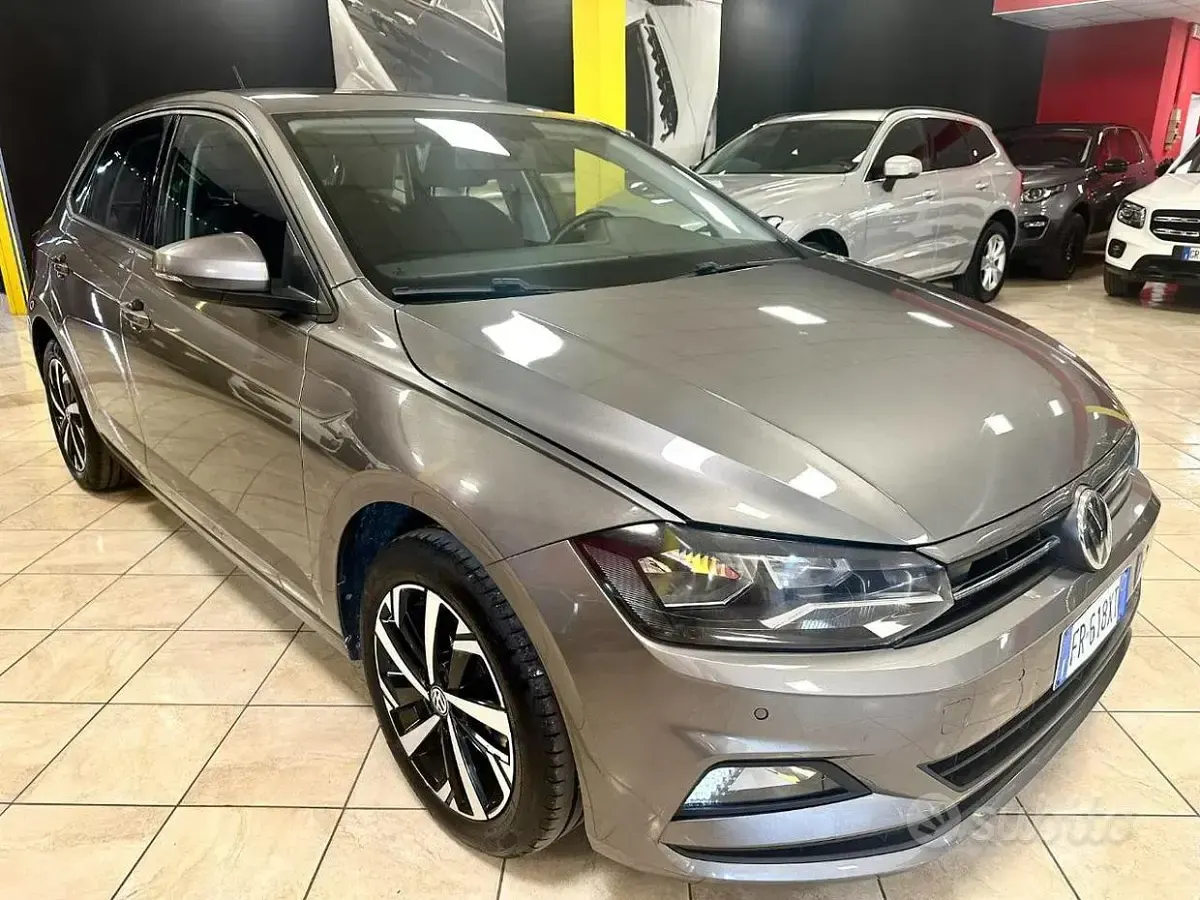 Usata VW Polo Highline 95 CV (69 kW) 2018 Grigio scuro Utilitaria