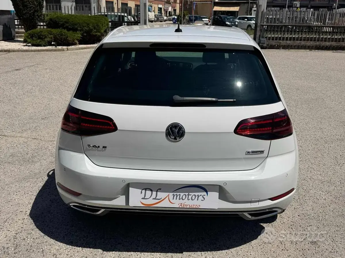 Usata VW Golf VIII Executive 131 CV (96 kW) 2020 Bianco Berlina