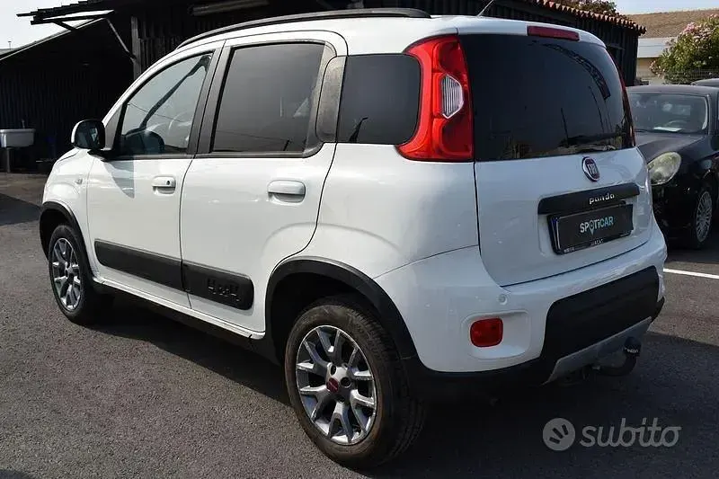 Usata Fiat Panda 4x4 S 95 CV (69 kW) 2017 Bianco Utilitaria