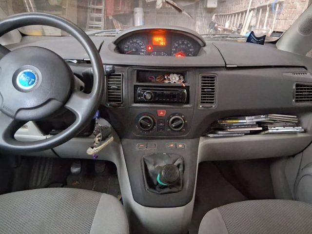 Usata Fiat Idea 69 CV (50 kW) 2004 Grigio Monovolume