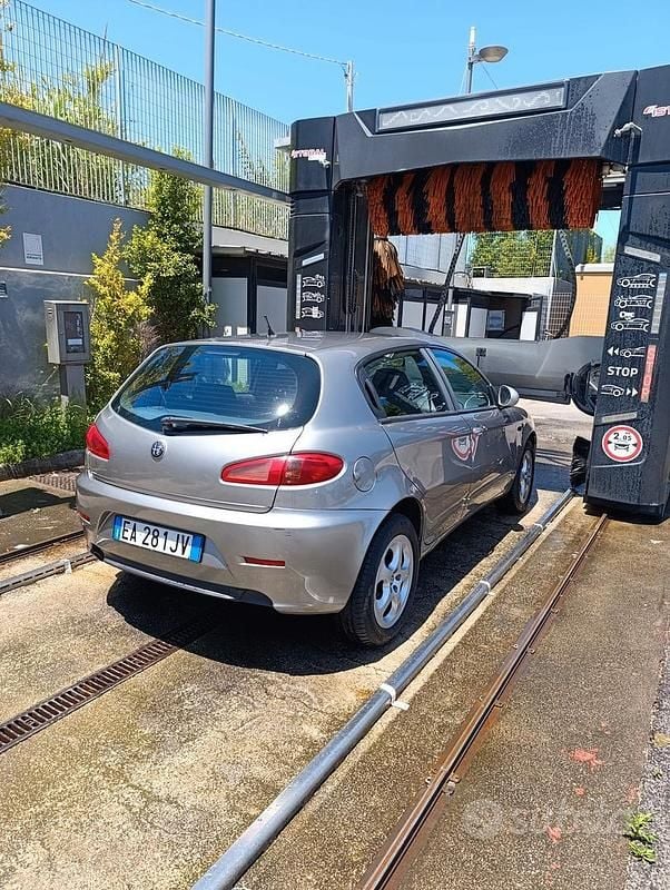 Usata Alfa Romeo 147 120 CV (88 kW) 2010 Utilitaria