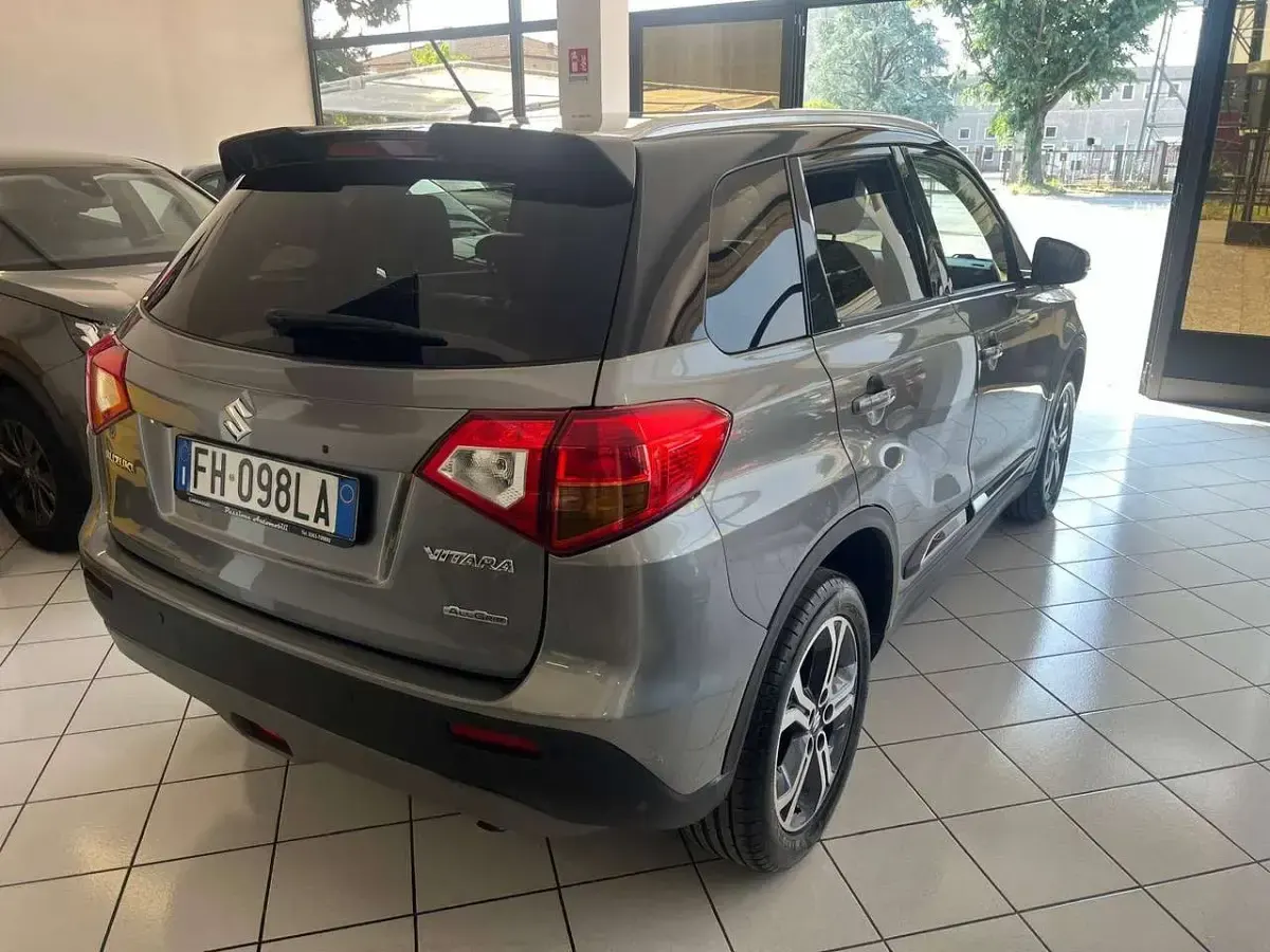 Usata Suzuki Vitara 120 CV (88 kW) 2017 Argento SUV