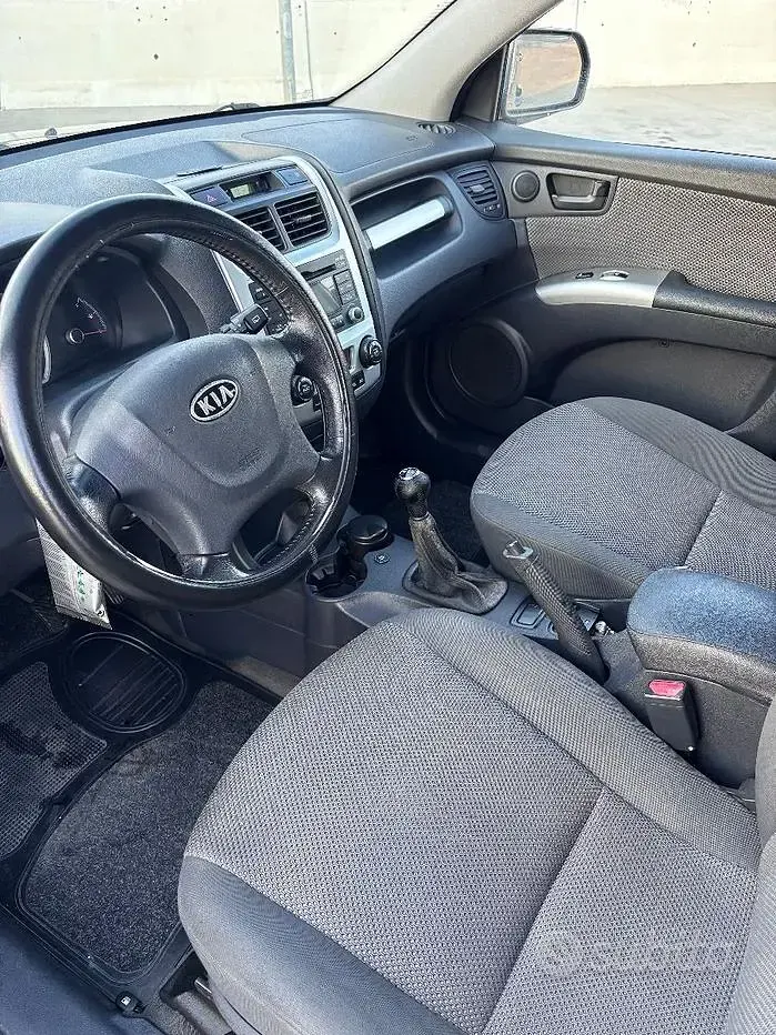 Usata Kia Sportage 141 CV (103 kW) 2009 Grigio SUV