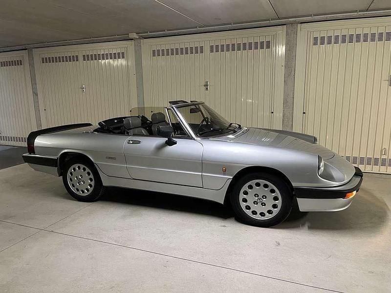 Usata Alfa Romeo Spider Quadrifoglio Verde 128 CV (94 kW) 1988 Argento Cabrio