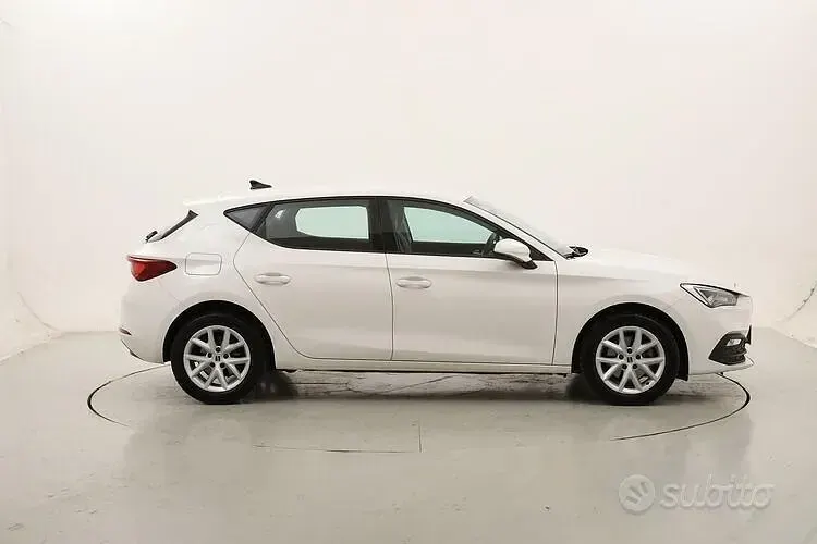 Usata Seat Leon Style 150 CV (110 kW) 2022 Bianco Berlina
