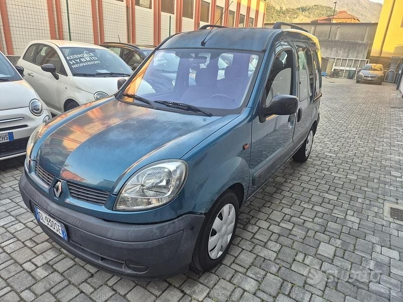 Usata Renault Kangoo 82 CV (60 kW) 2004 Blu Monovolume
