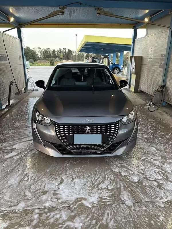 Usata Peugeot 208 105 CV (77 kW) 2022 Grigio Utilitaria