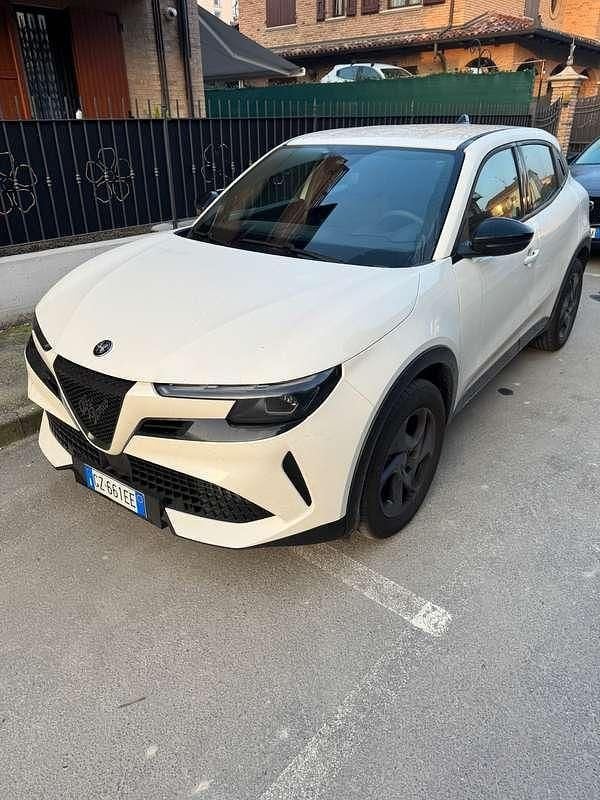 Usata Alfa Romeo Junior 136 CV (100 kW) 2025 Bianco SUV