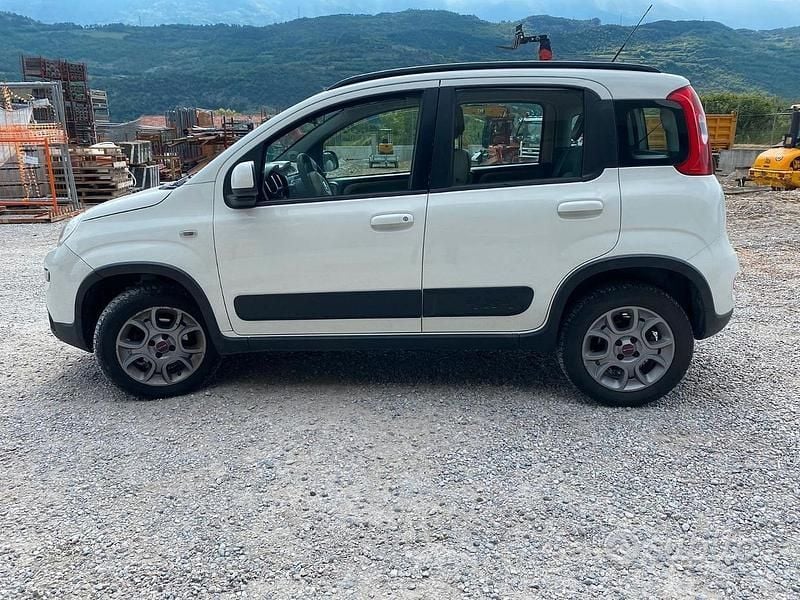 Usata 2014 Fiat Panda 4x4 Due volumi | 8000 € (Buon prezzo) - Immagine 1/1