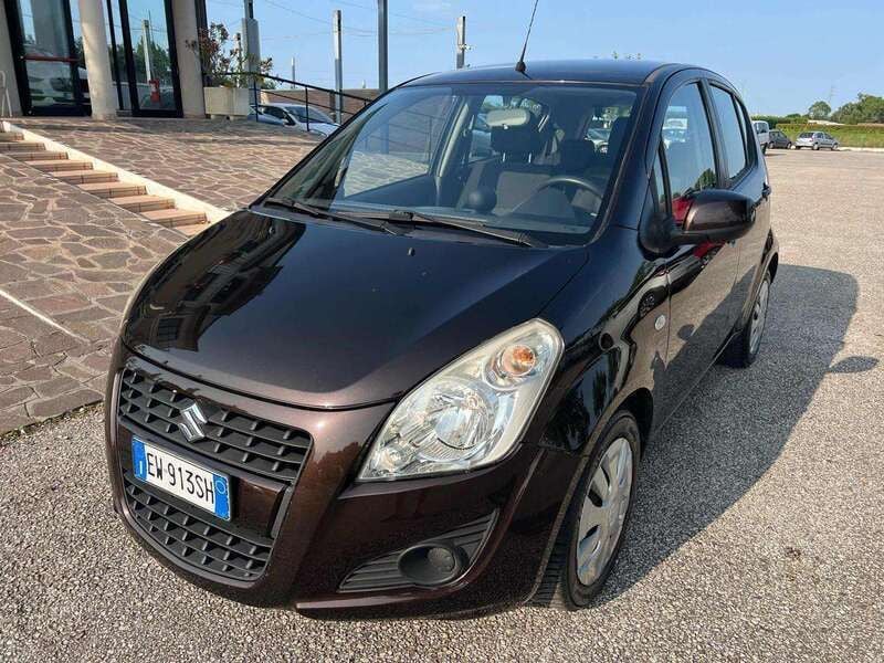 Nero Usata 2014 Suzuki Splash GL Due volumi | 5400 € (Buon prezzo) - Immagine 1/4