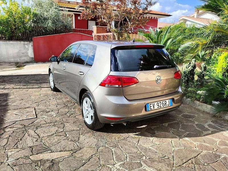 Usata VW Golf VII Comfortline 105 CV (77 kW) 2013 Bronzo Berlina