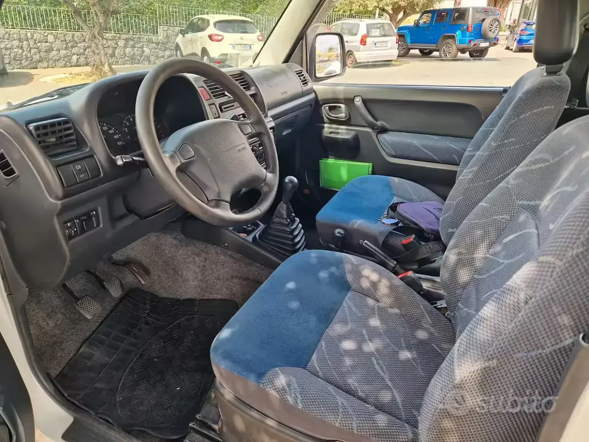 Usata Suzuki Jimny 80 CV (58 kW) 2004 Bianco SUV