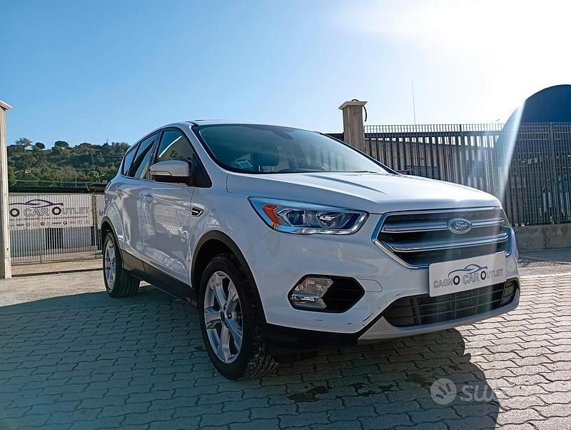 Usata Ford Kuga Titanium 120 CV (88 kW) 2017 Bianco SUV