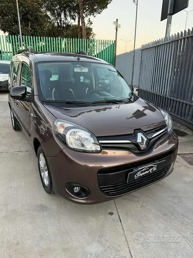 Usata Renault Kangoo 90 CV (66 kW) 2016 Grigio Monovolume