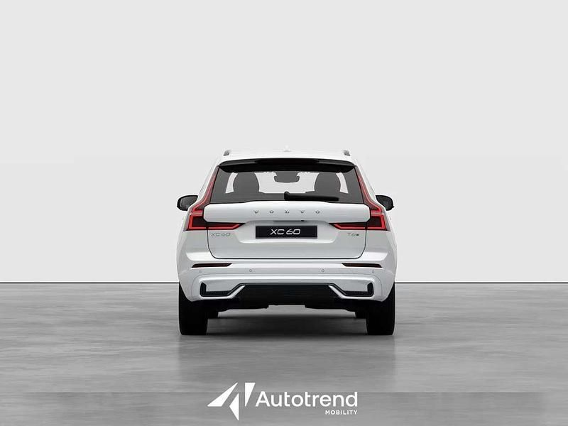 Nuova Volvo XC60 Plus 455 CV (334 kW) 2025 Grigio SUV
