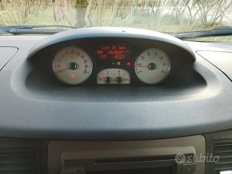 Usata Lancia Musa 2005 Grigio Monovolume
