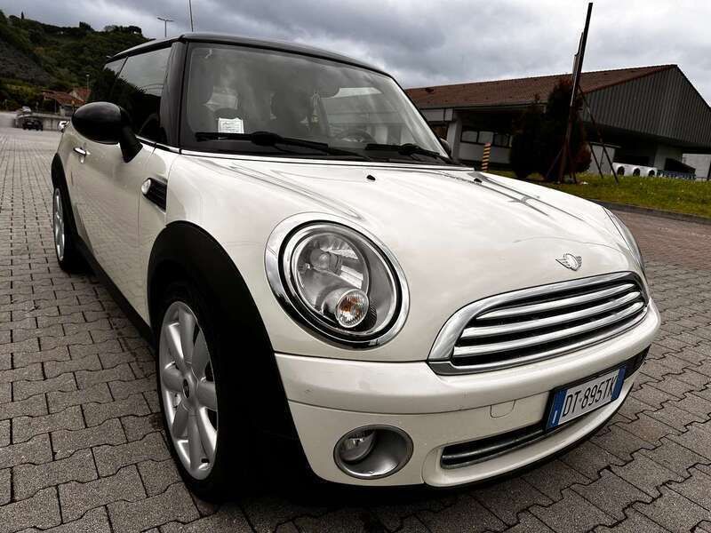 Bianco Usata 2009 Mini Cooper Due volumi | 3800 € (Super prezzo) - Immagine 1/4