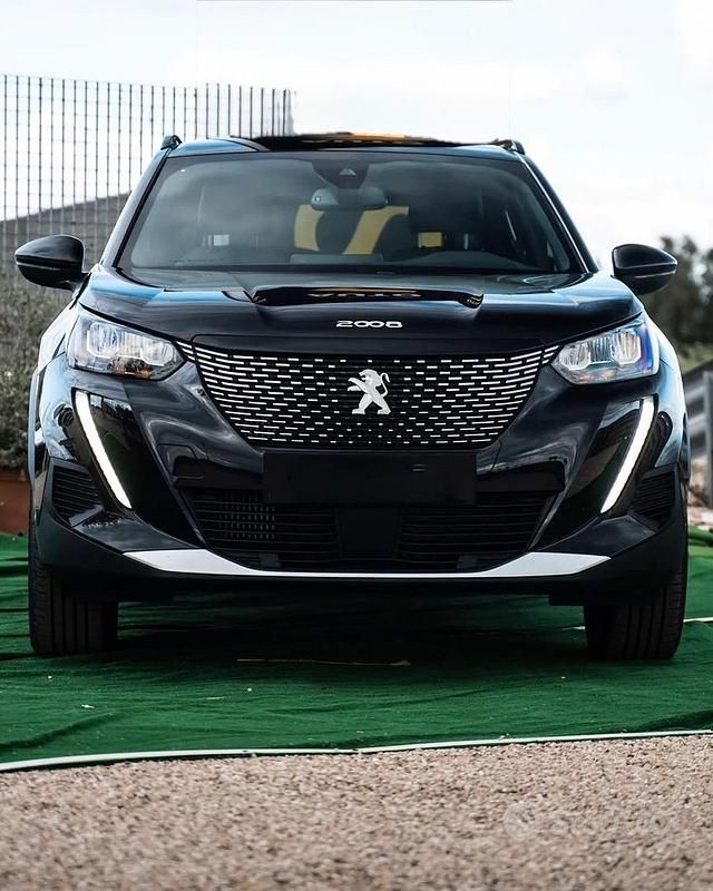 Usata Peugeot 2008 130 CV (95 kW) 2023 Nero SUV