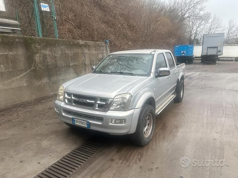 Usata Isuzu D-Max 2004 Grigio Berlina