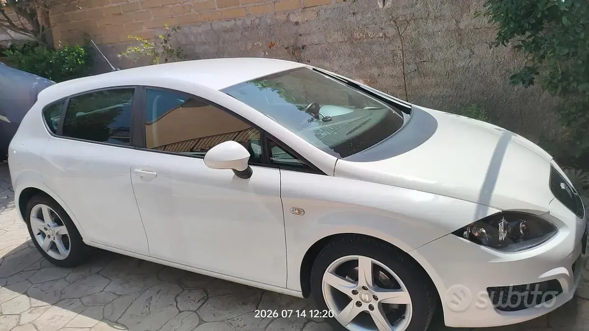 Usata Seat Leon Sport 105 CV (77 kW) 2011 Bianco Utilitaria