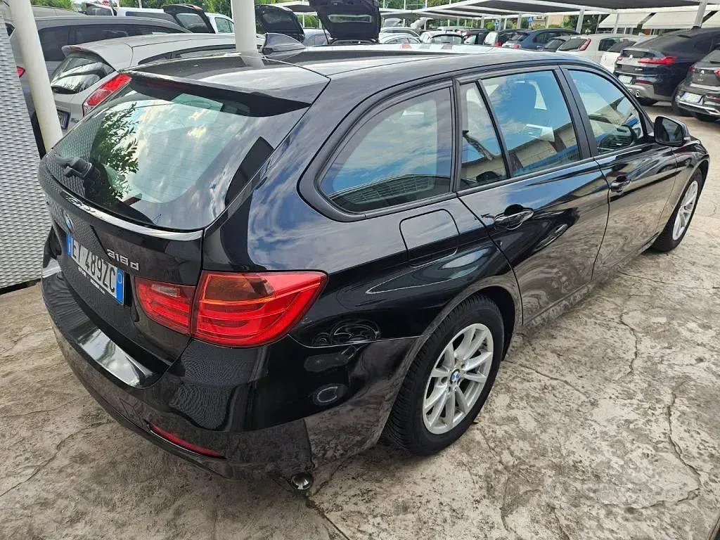 Usata BMW 318 Efficient Dynamics 143 CV (105 kW) 2015 Nero metallizzato Station wagon