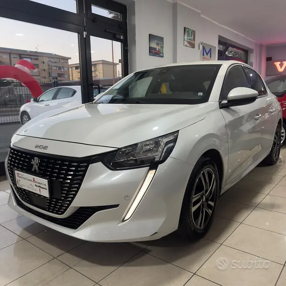 Usata Peugeot 208 Allure 102 CV (75 kW) 2020 Bianco Utilitaria