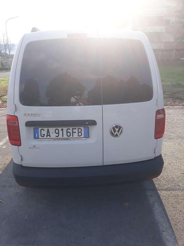 Usata VW Caddy 102 CV (75 kW) 2020 Bianco Monovolume