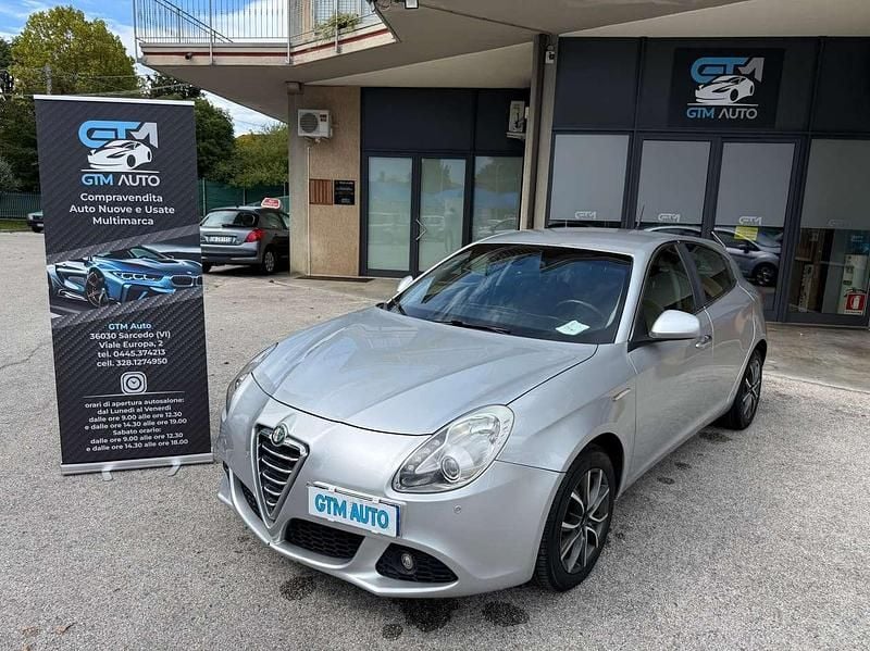Grigio Usata 2011 Alfa Romeo Giulietta Progression Due volumi | 5500 € (Buon prezzo) - Immagine 1/4