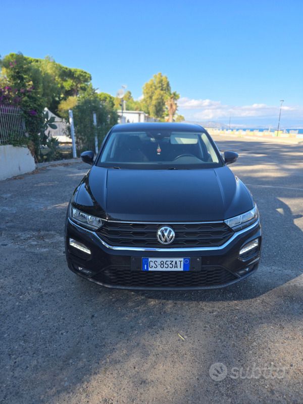 Usata VW T-Roc 116 CV (85 kW) 2018 Nero SUV
