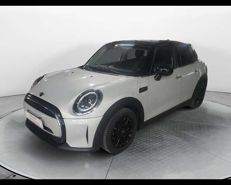 Usata Mini Cooper Classic 136 CV (100 kW) 2022 White silver metallizzato Utilitaria