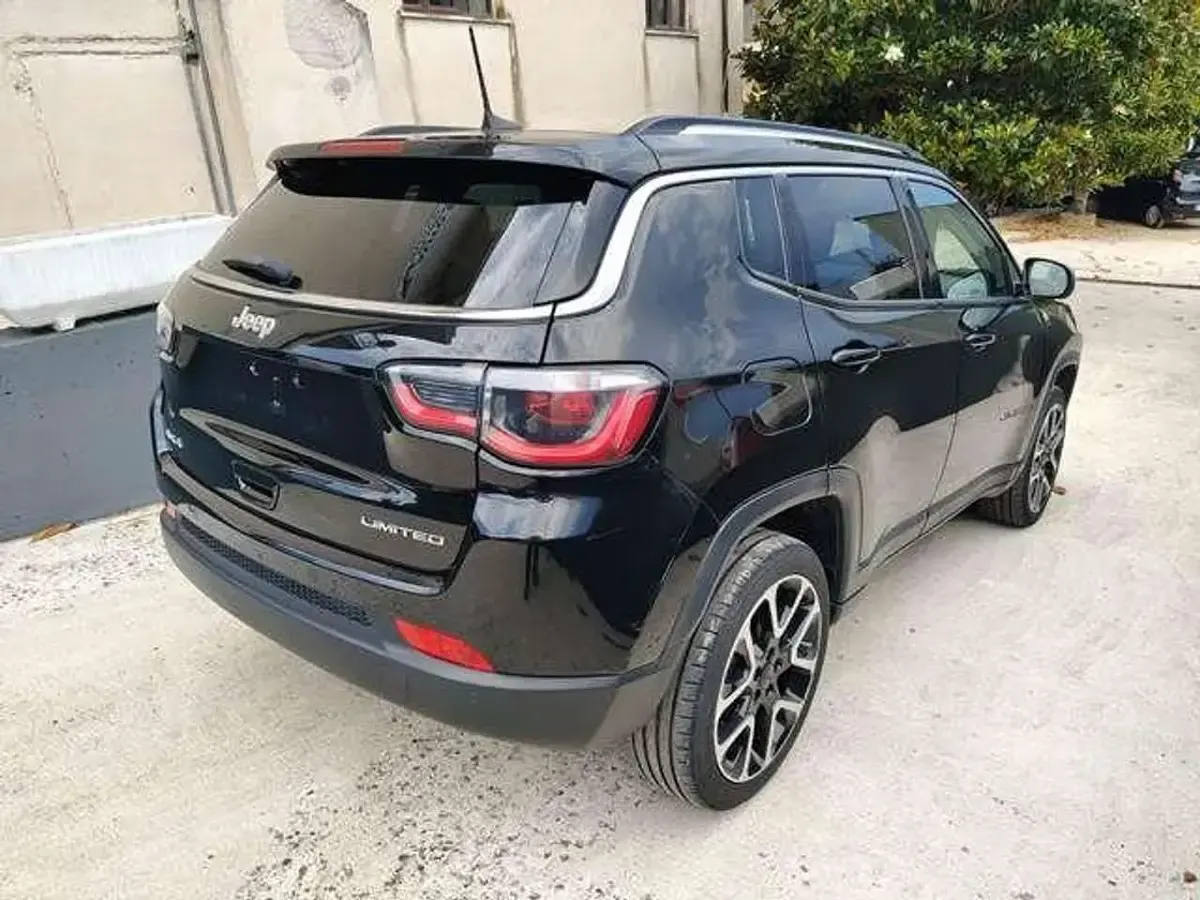 Usata Jeep Compass Opening Edition 140 CV (102 kW) 2017 Nero SUV