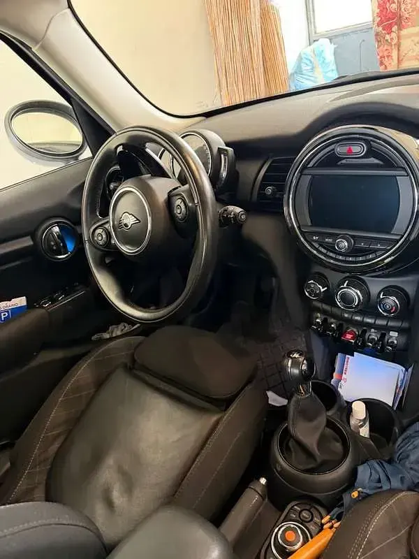 Usata Mini ONE 102 CV (75 kW) 2019 Blu/azzurro Utilitaria