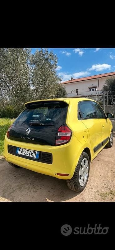 Usata Renault Twingo SE 69 CV (50 kW) 2015 Giallo Utilitaria